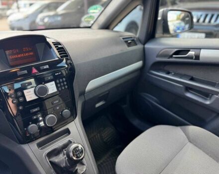 Серый Опель Зафира, объемом двигателя 1.6 л и пробегом 204 тыс. км за 7400 $, фото 12 на Automoto.ua