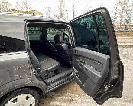 Серый Опель Зафира, объемом двигателя 1.7 л и пробегом 312 тыс. км за 7500 $, фото 20 на Automoto.ua