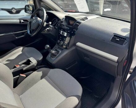 Серый Опель Зафира, объемом двигателя 1.6 л и пробегом 204 тыс. км за 7400 $, фото 14 на Automoto.ua