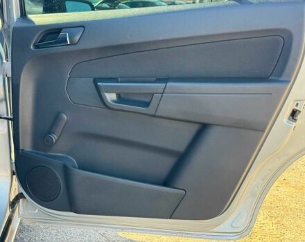 Серый Опель Зафира, объемом двигателя 1.7 л и пробегом 341 тыс. км за 5440 $, фото 22 на Automoto.ua