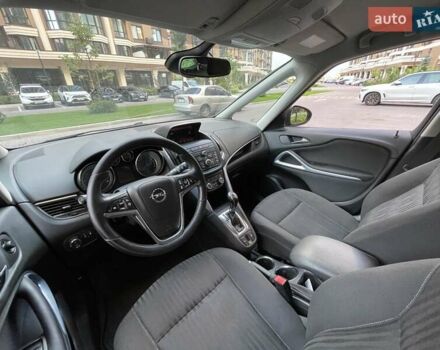 Серый Опель Зафира, объемом двигателя 2 л и пробегом 275 тыс. км за 8500 $, фото 4 на Automoto.ua