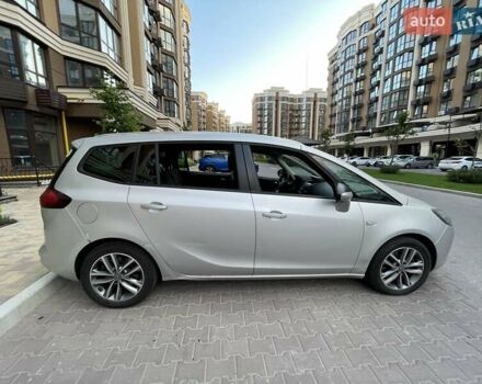 Серый Опель Зафира, объемом двигателя 2 л и пробегом 275 тыс. км за 8500 $, фото 3 на Automoto.ua