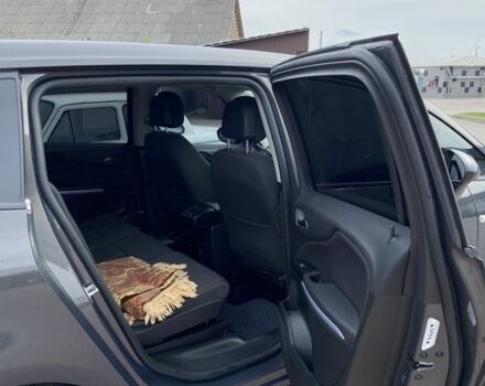 Серый Опель Зафира, объемом двигателя 1.6 л и пробегом 276 тыс. км за 10000 $, фото 7 на Automoto.ua