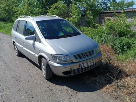 Сірий Опель Зафіра, об'ємом двигуна 2 л та пробігом 300 тис. км за 1950 $, фото 1 на Automoto.ua