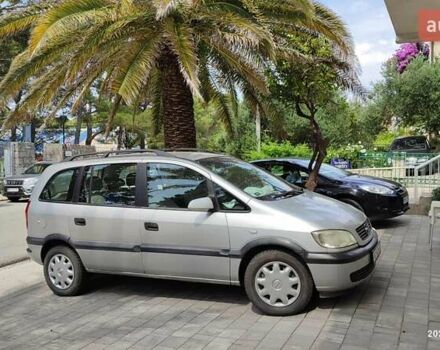 Серый Опель Зафира, объемом двигателя 1.8 л и пробегом 424 тыс. км за 3200 $, фото 1 на Automoto.ua