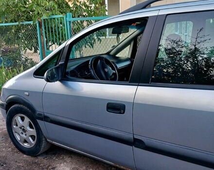 Серый Опель Зафира, объемом двигателя 2 л и пробегом 200 тыс. км за 2500 $, фото 1 на Automoto.ua