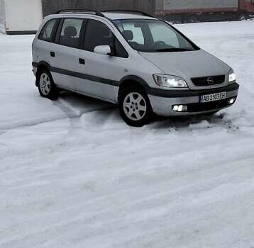 Серый Опель Зафира, объемом двигателя 1.8 л и пробегом 280 тыс. км за 3200 $, фото 1 на Automoto.ua