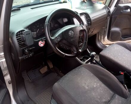 Серый Опель Зафира, объемом двигателя 2.2 л и пробегом 269 тыс. км за 2800 $, фото 1 на Automoto.ua