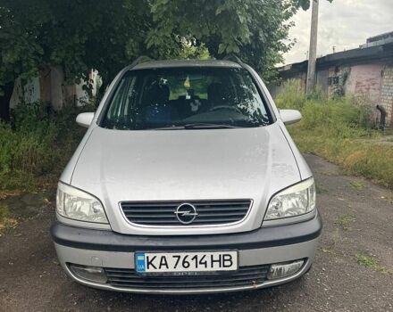 Серый Опель Зафира, объемом двигателя 2.2 л и пробегом 278 тыс. км за 3300 $, фото 1 на Automoto.ua