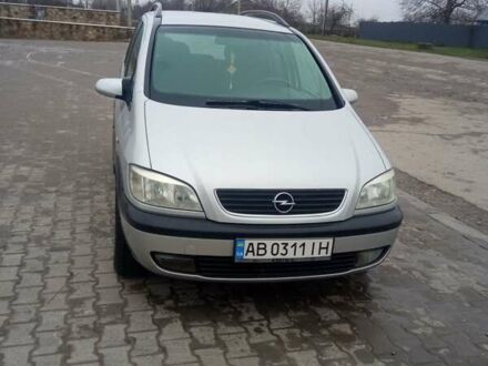 Серый Опель Зафира, объемом двигателя 1.8 л и пробегом 310 тыс. км за 3999 $, фото 1 на Automoto.ua