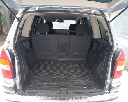 Серый Опель Зафира, объемом двигателя 2.2 л и пробегом 111 тыс. км за 3200 $, фото 1 на Automoto.ua