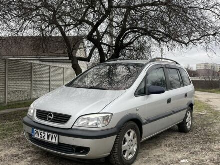 Серый Опель Зафира, объемом двигателя 2.2 л и пробегом 210 тыс. км за 1950 $, фото 1 на Automoto.ua