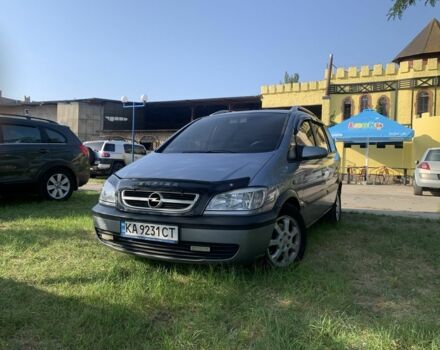 Серый Опель Зафира, объемом двигателя 1.6 л и пробегом 372 тыс. км за 3900 $, фото 1 на Automoto.ua