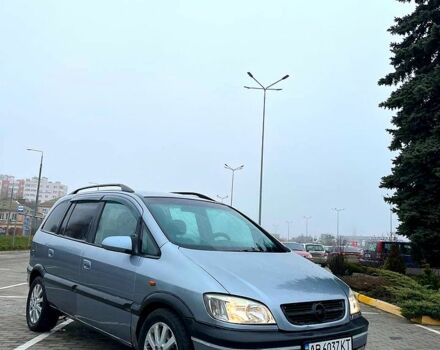 Серый Опель Зафира, объемом двигателя 2.2 л и пробегом 307 тыс. км за 2600 $, фото 1 на Automoto.ua