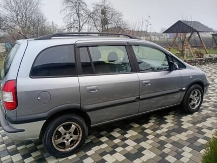 Серый Опель Зафира, объемом двигателя 1.8 л и пробегом 260 тыс. км за 4100 $, фото 1 на Automoto.ua