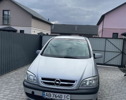 Серый Опель Зафира, объемом двигателя 1.6 л и пробегом 246 тыс. км за 4500 $, фото 1 на Automoto.ua