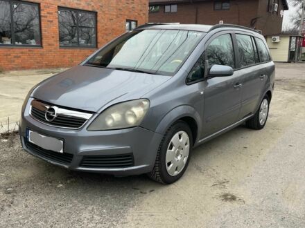 Серый Опель Зафира, объемом двигателя 1.9 л и пробегом 350 тыс. км за 2800 $, фото 1 на Automoto.ua
