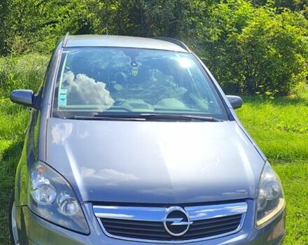 Серый Опель Зафира, объемом двигателя 1.6 л и пробегом 220 тыс. км за 5100 $, фото 1 на Automoto.ua