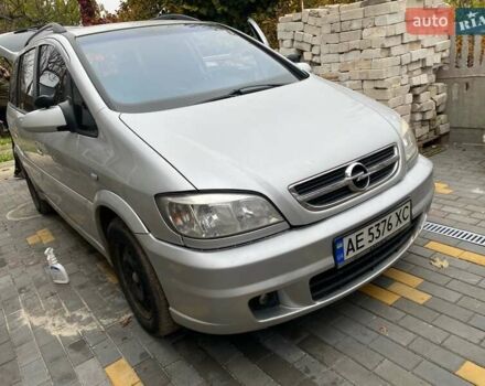 Серый Опель Зафира, объемом двигателя 2.2 л и пробегом 265 тыс. км за 5250 $, фото 1 на Automoto.ua