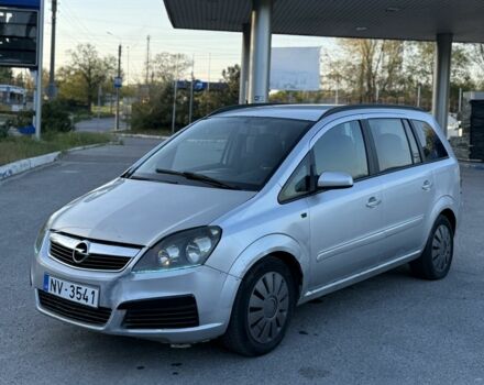 Серый Опель Зафира, объемом двигателя 1.9 л и пробегом 306 тыс. км за 2150 $, фото 1 на Automoto.ua