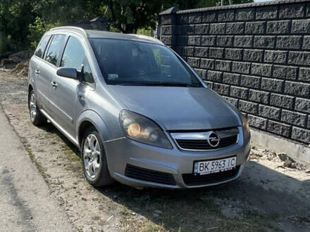 Сірий Опель Зафіра, об'ємом двигуна 1.9 л та пробігом 358 тис. км за 5100 $, фото 1 на Automoto.ua