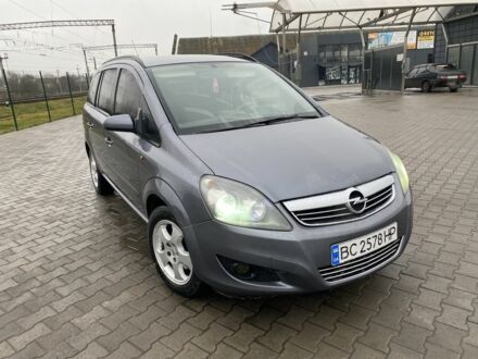 Серый Опель Зафира, объемом двигателя 1.9 л и пробегом 300 тыс. км за 3950 $, фото 1 на Automoto.ua