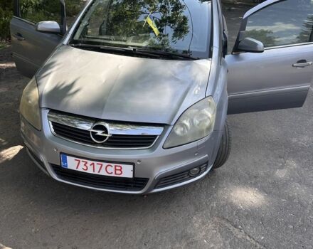 Серый Опель Зафира, объемом двигателя 1.9 л и пробегом 350 тыс. км за 2400 $, фото 1 на Automoto.ua