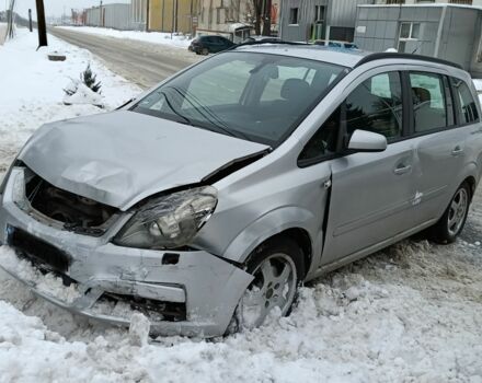 Серый Опель Зафира, объемом двигателя 1.9 л и пробегом 390 тыс. км за 2900 $, фото 1 на Automoto.ua