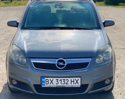 Серый Опель Зафира, объемом двигателя 1.6 л и пробегом 295 тыс. км за 3100 $, фото 1 на Automoto.ua