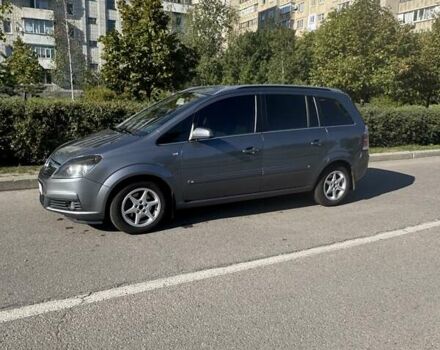 Серый Опель Зафира, объемом двигателя 1.8 л и пробегом 211 тыс. км за 6000 $, фото 1 на Automoto.ua