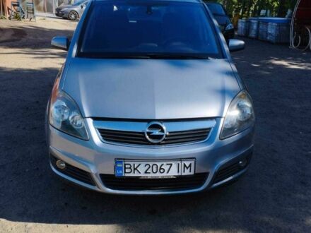 Сірий Опель Зафіра, об'ємом двигуна 1.8 л та пробігом 255 тис. км за 5400 $, фото 1 на Automoto.ua