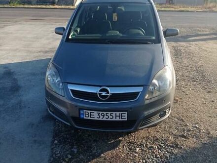 Серый Опель Зафира, объемом двигателя 1.6 л и пробегом 229 тыс. км за 6000 $, фото 1 на Automoto.ua