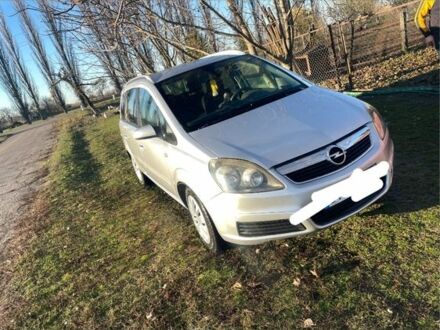 Серый Опель Зафира, объемом двигателя 1.8 л и пробегом 300 тыс. км за 5800 $, фото 1 на Automoto.ua