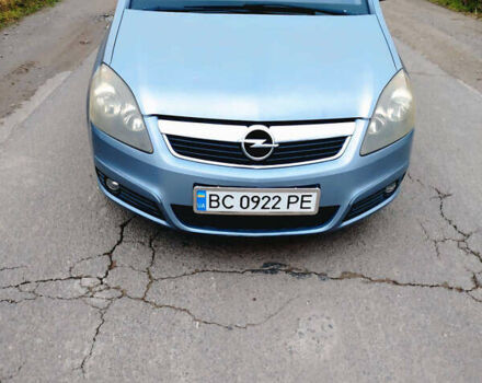 Серый Опель Зафира, объемом двигателя 1.6 л и пробегом 212 тыс. км за 4900 $, фото 1 на Automoto.ua