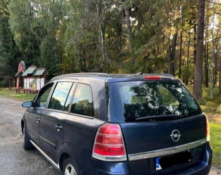 Серый Опель Зафира, объемом двигателя 1.9 л и пробегом 286 тыс. км за 1950 $, фото 1 на Automoto.ua