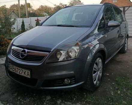Серый Опель Зафира, объемом двигателя 1.8 л и пробегом 286 тыс. км за 4950 $, фото 1 на Automoto.ua