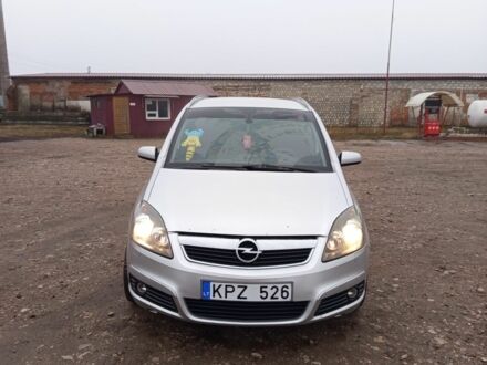 Серый Опель Зафира, объемом двигателя 1.9 л и пробегом 230 тыс. км за 3200 $, фото 1 на Automoto.ua
