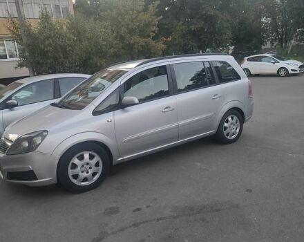 Серый Опель Зафира, объемом двигателя 1.9 л и пробегом 330 тыс. км за 3000 $, фото 1 на Automoto.ua