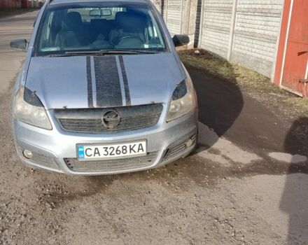 Серый Опель Зафира, объемом двигателя 1.9 л и пробегом 400 тыс. км за 3000 $, фото 1 на Automoto.ua