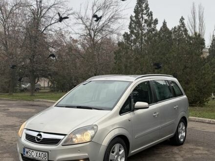 Серый Опель Зафира, объемом двигателя 2 л и пробегом 300 тыс. км за 2950 $, фото 1 на Automoto.ua