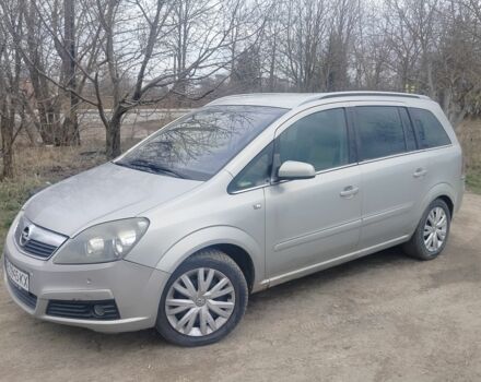 Серый Опель Зафира, объемом двигателя 1.9 л и пробегом 300 тыс. км за 1700 $, фото 1 на Automoto.ua