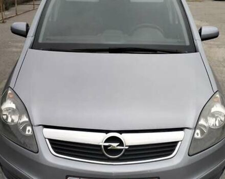 Серый Опель Зафира, объемом двигателя 1.6 л и пробегом 213 тыс. км за 5500 $, фото 1 на Automoto.ua