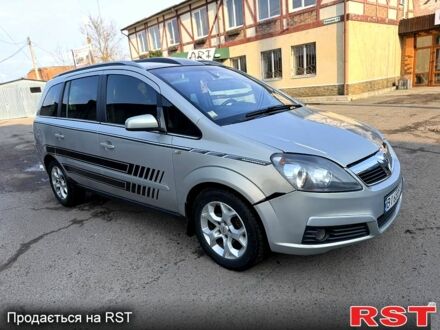 Серый Опель Зафира, объемом двигателя 1.9 л и пробегом 300 тыс. км за 4200 $, фото 1 на Automoto.ua