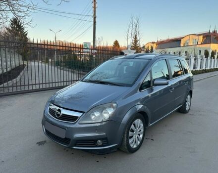 Серый Опель Зафира, объемом двигателя 1.9 л и пробегом 300 тыс. км за 2950 $, фото 1 на Automoto.ua