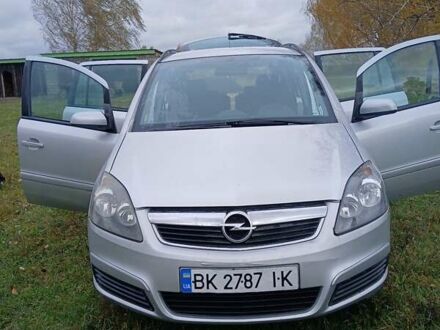 Опель Зафира 2006 в Луцке на Automoto.ua Серый Опель Зафира, объемом двигателя 1.6 л и пробегом 307 тыс. км за 4600 $, фото 1 на Automoto.ua