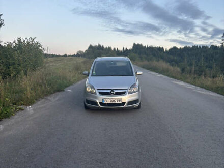 Серый Опель Зафира, объемом двигателя 1.91 л и пробегом 290 тыс. км за 5500 $, фото 1 на Automoto.ua