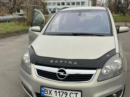Сірий Опель Зафіра, об'ємом двигуна 1.8 л та пробігом 380 тис. км за 4800 $, фото 1 на Automoto.ua