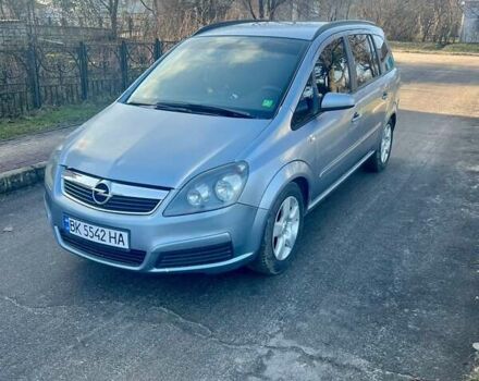 Серый Опель Зафира, объемом двигателя 1.6 л и пробегом 300 тыс. км за 5200 $, фото 1 на Automoto.ua