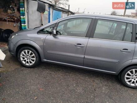 Серый Опель Зафира, объемом двигателя 1.8 л и пробегом 169 тыс. км за 7500 $, фото 1 на Automoto.ua