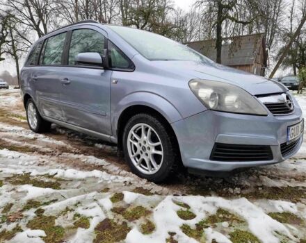 Серый Опель Зафира, объемом двигателя 1.9 л и пробегом 220 тыс. км за 3500 $, фото 1 на Automoto.ua